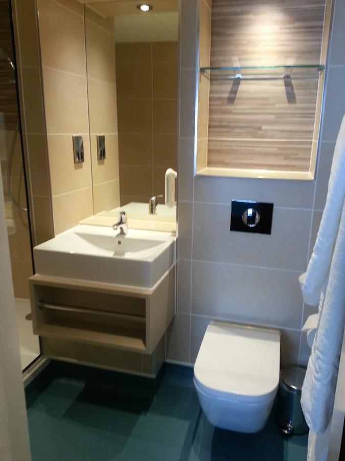 Hotel The Queen'S Head Wetherspoon Tavistock  Esterno foto